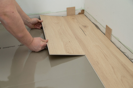 Verlegung wineo PURLINE Bioboden Verlegung wineo 1200 wood semi-rigid PURLINE Bioboden auf Unterlagsmatte silentRIGID DIY