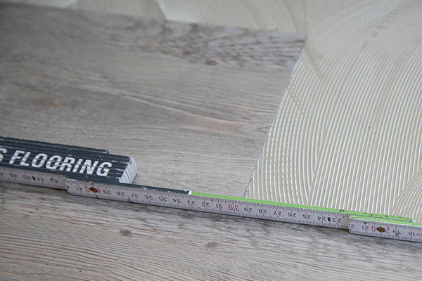 wineo Designboden zum Kleben Verlegung Vinylboden in Betonoptik verlegen Klebstoff 