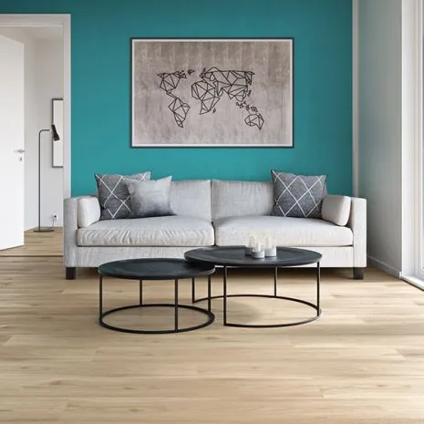 Laminatboden Bodenbelag im Wohnzimmer Sofa Couch Moderne Einrichtung Holzoptik