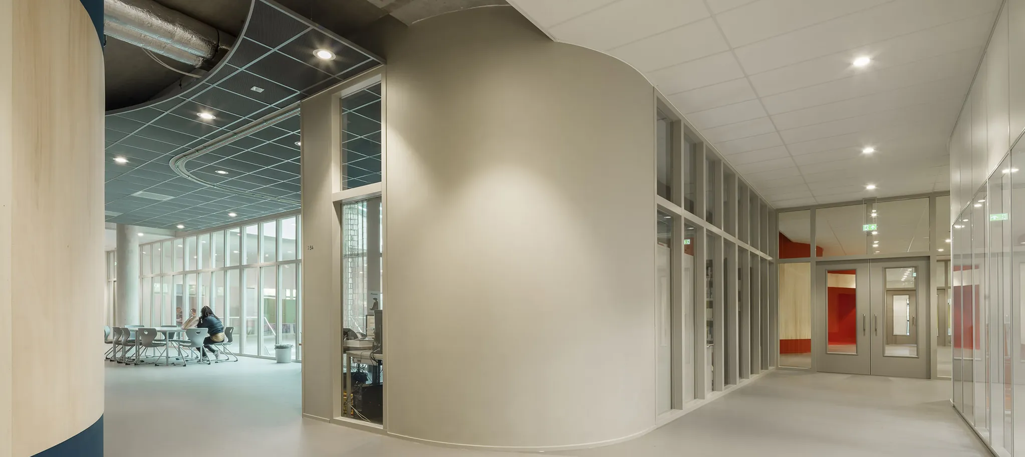 wineo Purline Bioboden Foyer groß modern hell Türen