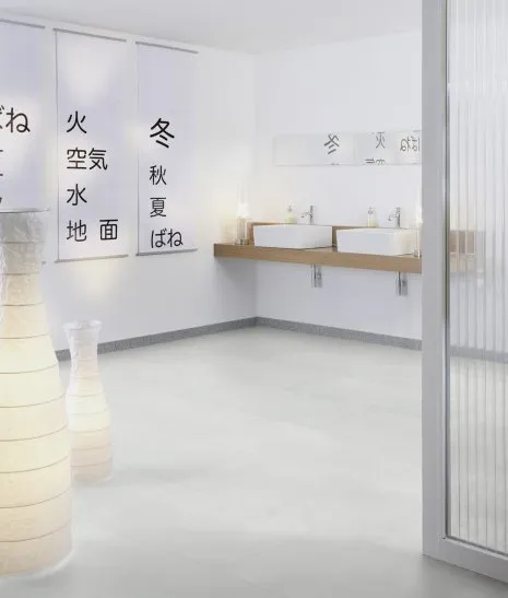 wineo 800 Designboden japanische Einrichtung Stehlampe Vinylboden Fliesenoptik Fußboden