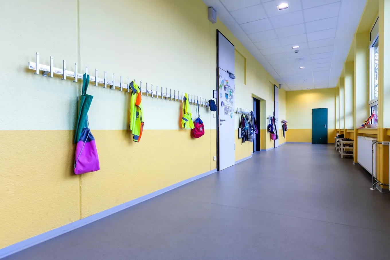 wineo PURLINE Bioboden Schule Flur