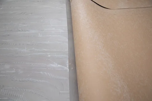 Verlegung wineo 1500 Rolle PURLINE Bioboden Rollenware verkleben Klebstoff