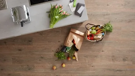 wineo PURLINE Bioboden in der Küche elastischer bodenbelag Küche Vinylboden Holzoptik
