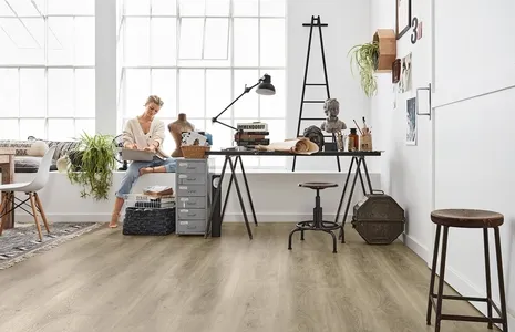Designboden wineo 600 | Arbeitsbereich im Loft Loft Areitsbereich Vinylboden Rigid SPC Boden Klicken Arbeitszimmer Eiche Holzoptik