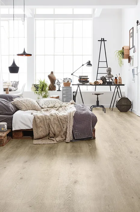 wineo Vinyl Boden Loft klick Vinyl Boden Loft Schlafzimmer Palettenbett Holzboden Industrial Living